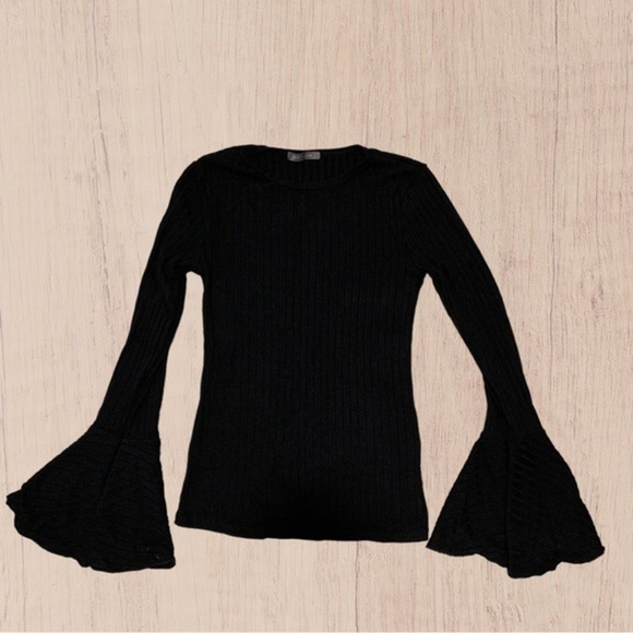 SUZY SHIER | Women's Black Soft rib knit flare Round neck Long bell sleeves - Picture 8 of 10